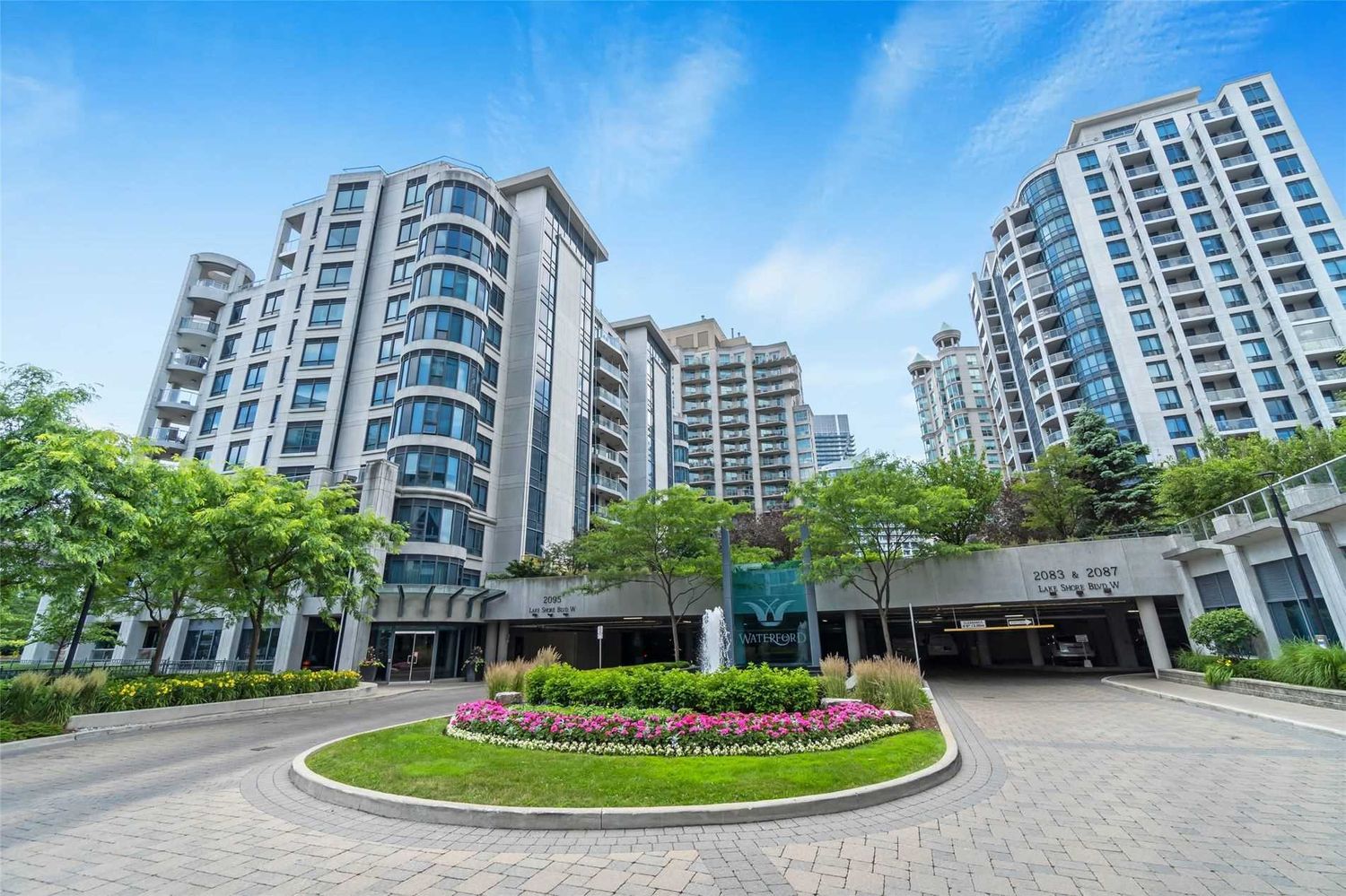 2083-2095 Lake Shore Boulevard W. Waterford Towers Condos is located in  Etobicoke, Toronto - image #1 of 2