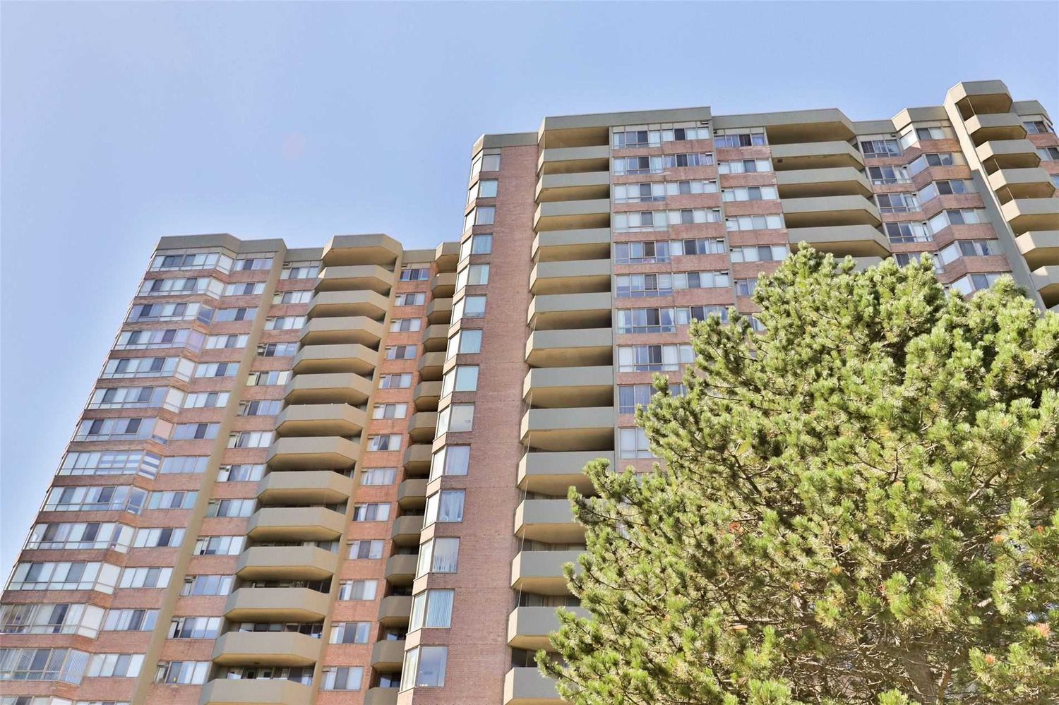 30 Thunder Grove. Wedgewood Grove Condos is located in  Scarborough, Toronto - image #3 of 3