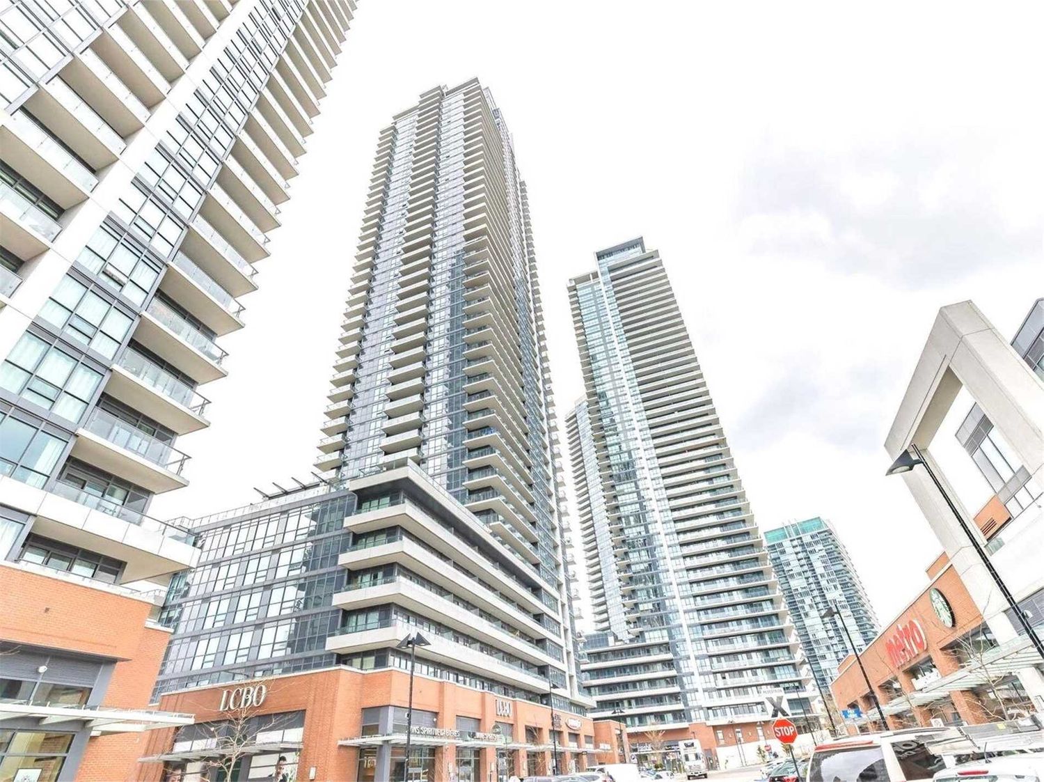 2220 Lake Shore Boulevard W. Westlake Phase I Condos is located in  Etobicoke, Toronto - image #2 of 3