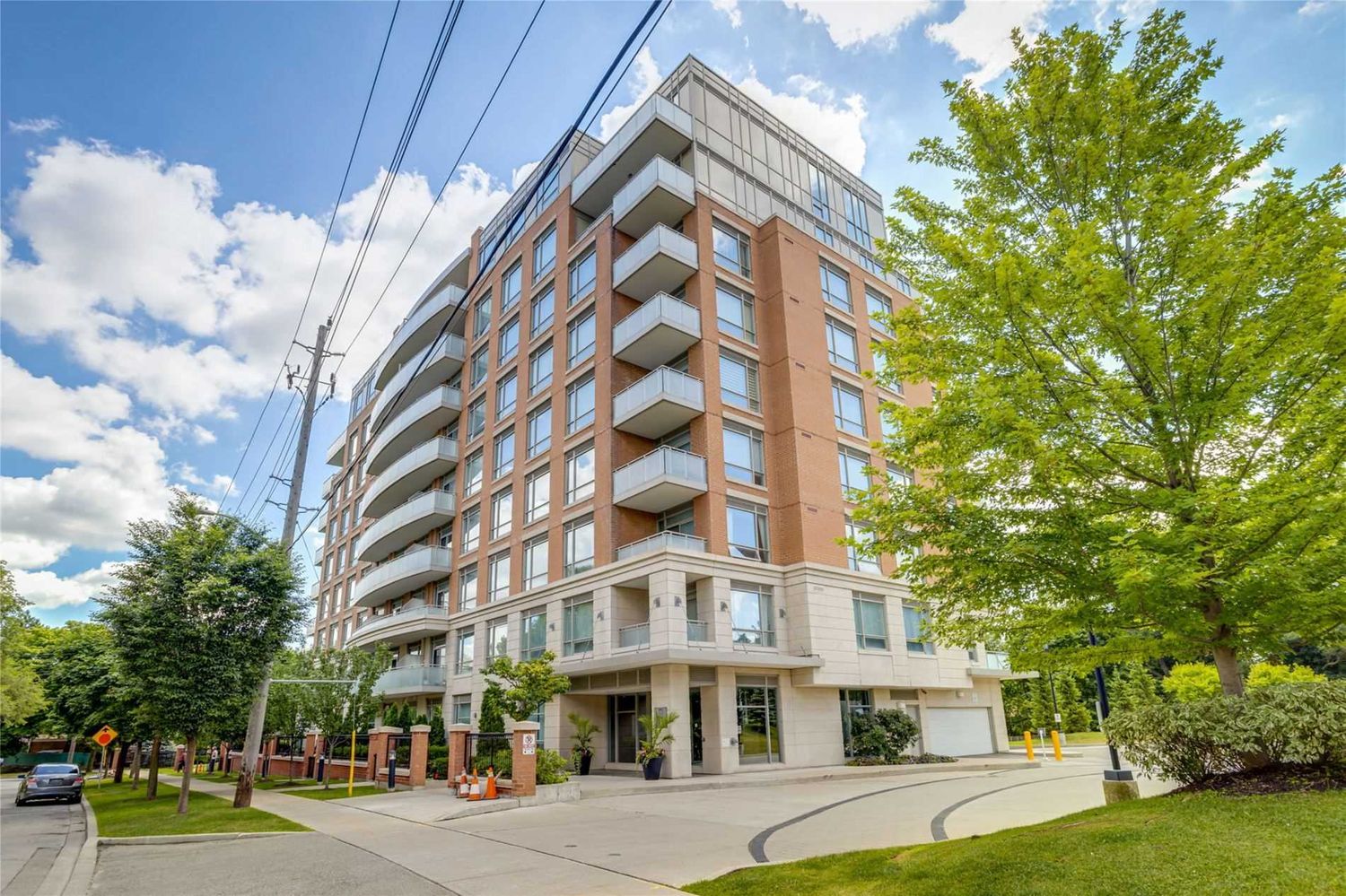 17 Ruddington Drive. Willow Park at Bayview Condos is located in  North York, Toronto - image #1 of 2