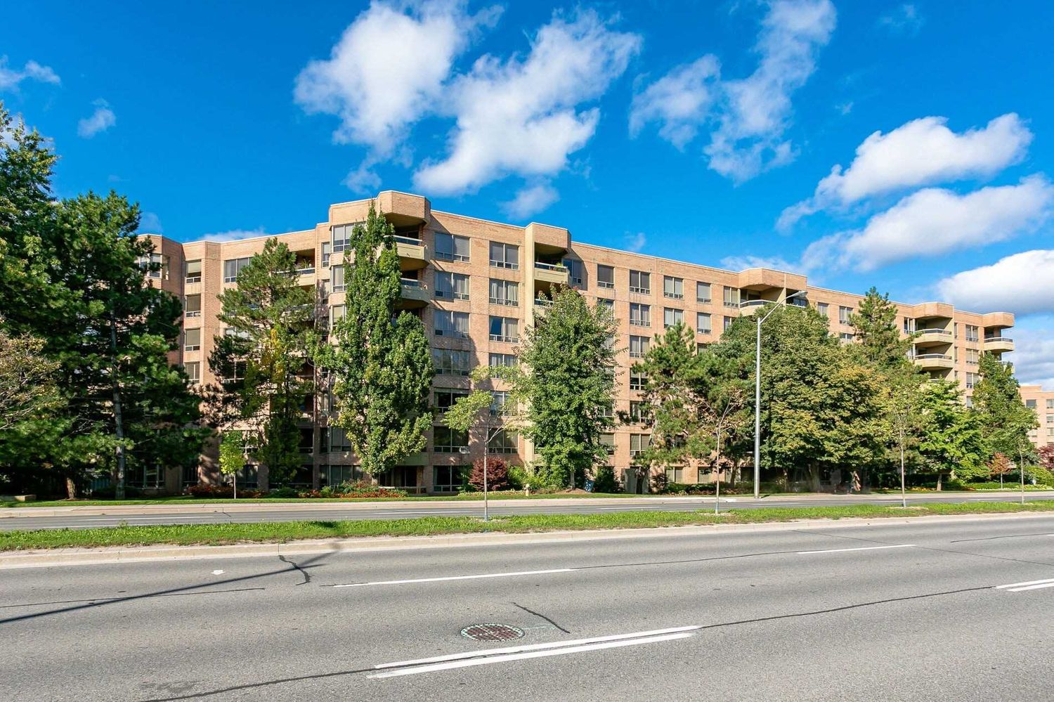 1200 Don Mills Road. Windfield Terrace II Condos is located in  North York, Toronto - image #1 of 2