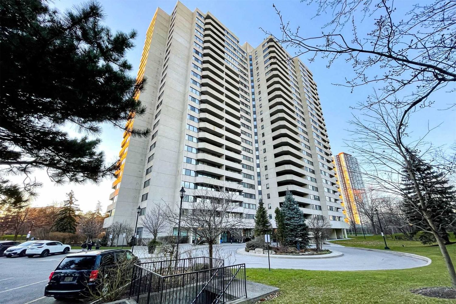 75 Wynford Heights Crescent. Wynford Place Condos is located in  North York, Toronto - image #1 of 3