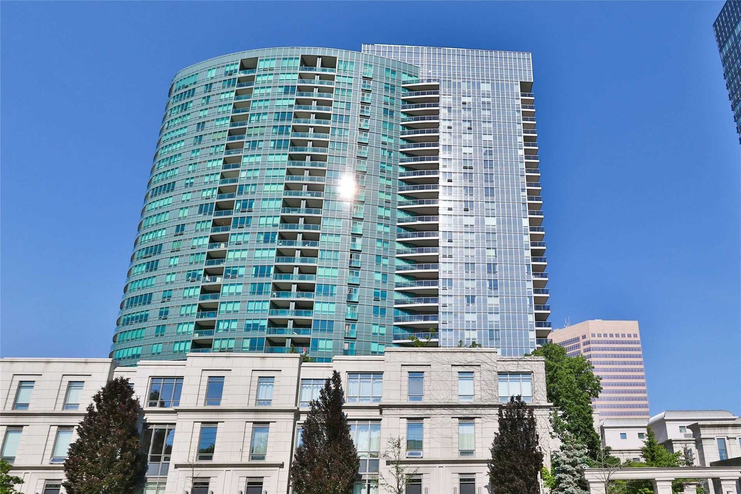 25-43 Greenview Avenue. Meridian II Condos is located in  North York, Toronto - image #2 of 3