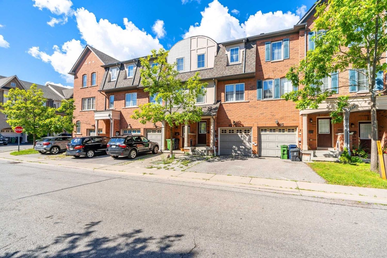 2-172 Jenkinson Way. Lawrence Village Townhomes is located in  Scarborough, Toronto - image #2 of 2