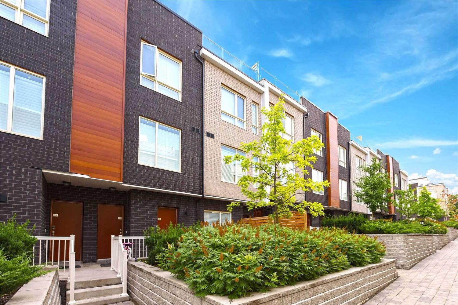 1355-1367 Neilson Road. The Skylofts Townhomes is located in  Scarborough, Toronto - image #2 of 2