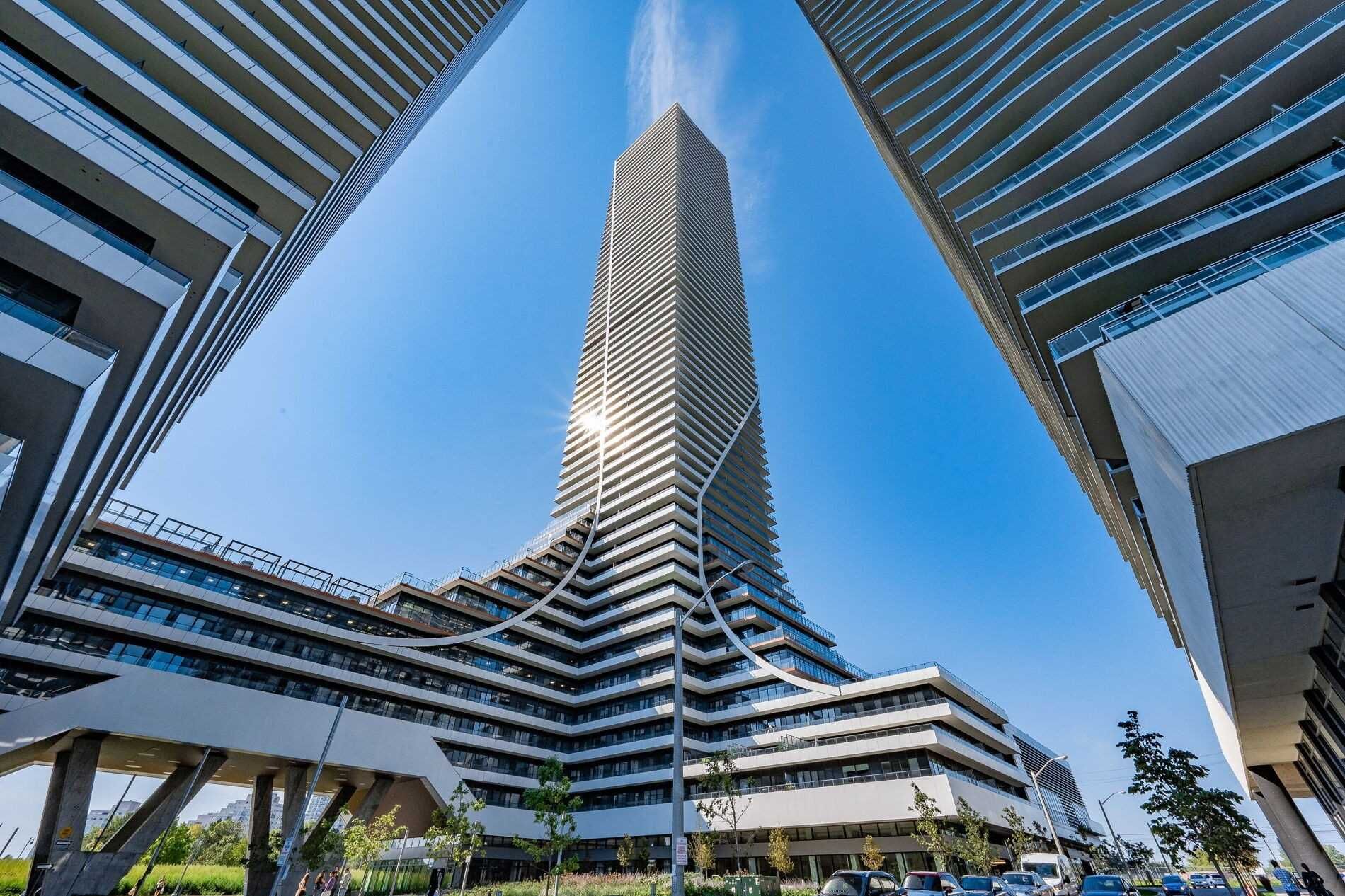 2183 Lake Shore Blvd W. This condo at Sky Tower at Eau Du Soleil Condos is located in  Etobicoke, Toronto - image #3 of 3 by Strata.ca