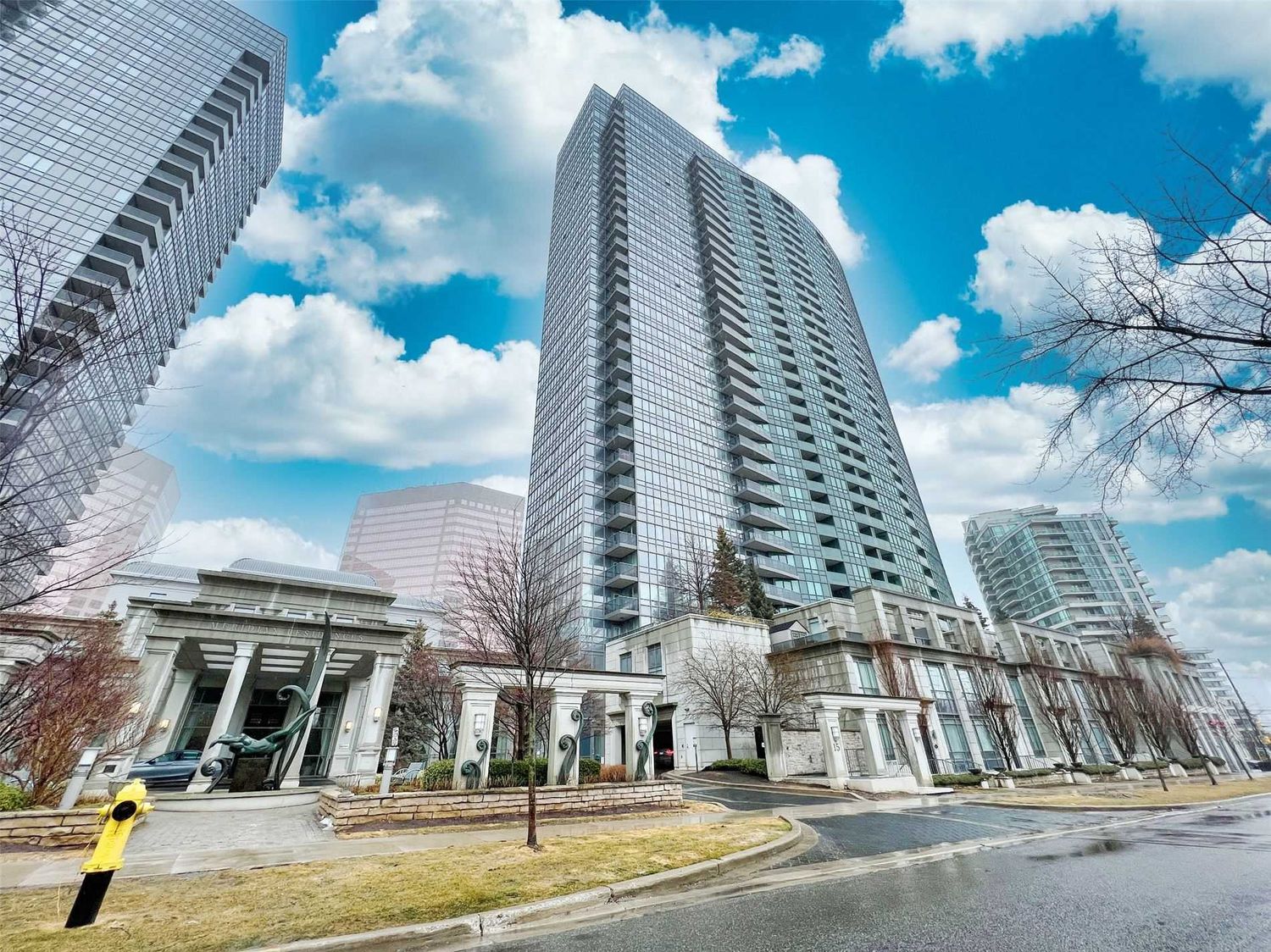 7-15 Greenview Avenue. Meridian Condos is located in  North York, Toronto - image #1 of 2