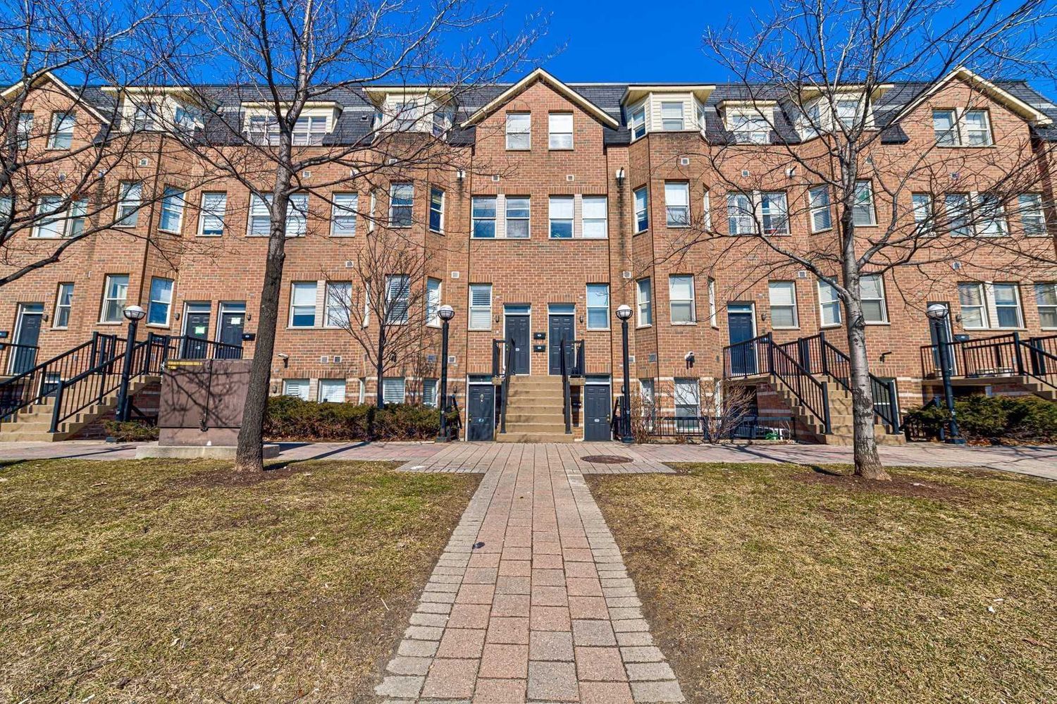 760 Lawrence Avenue W. Liberty Walk Townhomes is located in  North York, Toronto - image #2 of 2