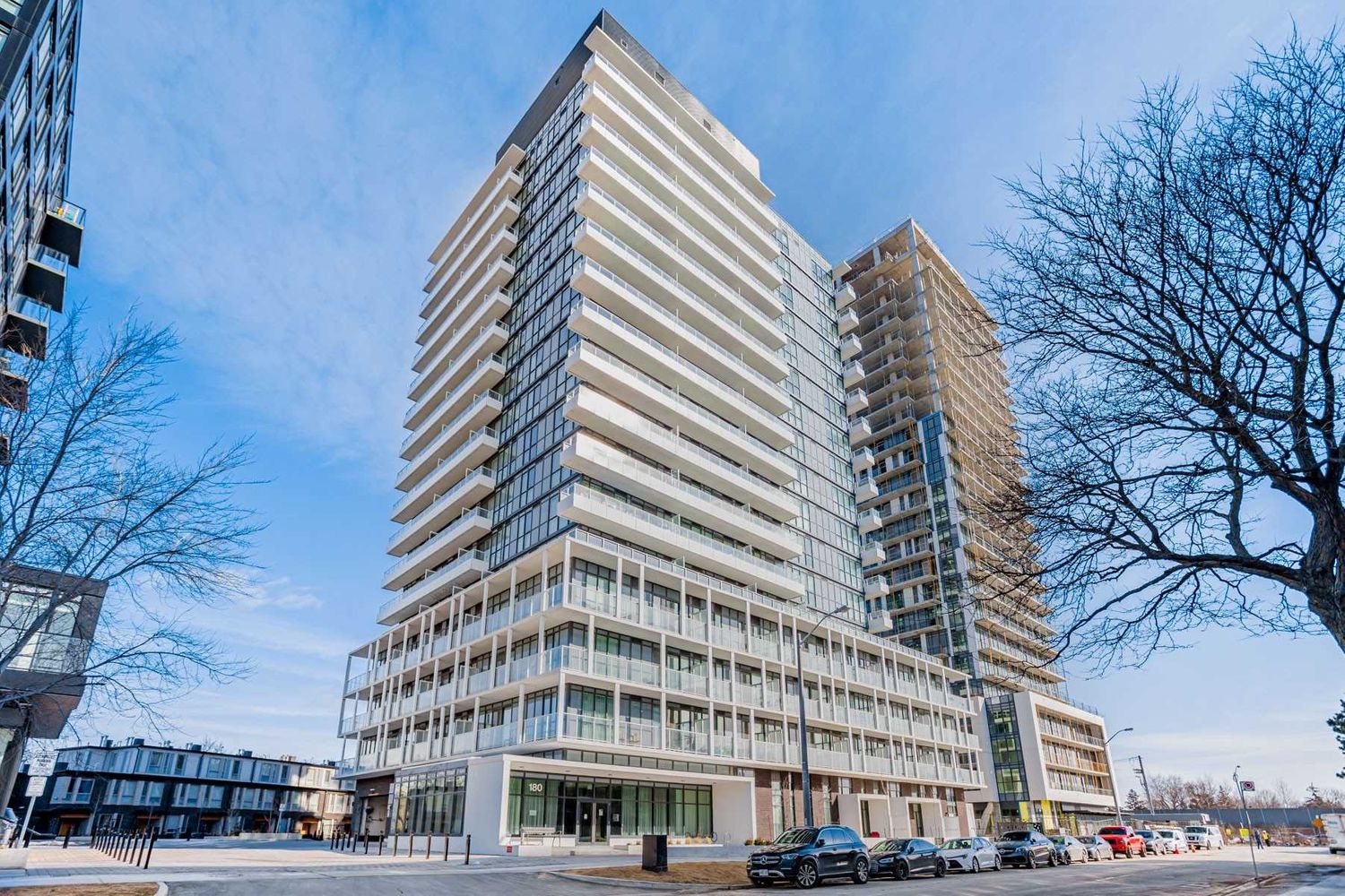 160-180 Fairview Mall Drive. Vivo Condos is located in  North York, Toronto - image #1 of 2