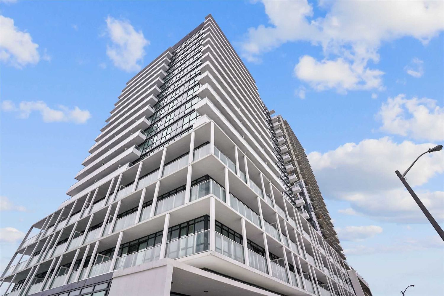 160-180 Fairview Mall Drive. Vivo Condos is located in  North York, Toronto - image #2 of 2