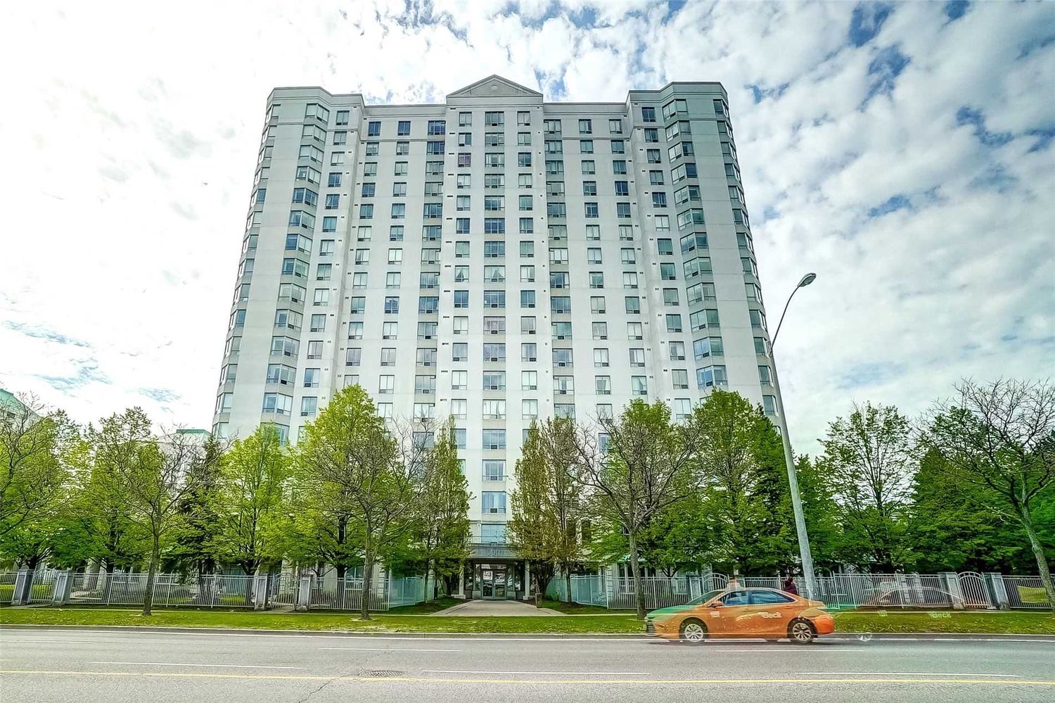 5001 Finch Avenue E. The Chartwell Condos is located in  Scarborough, Toronto - image #2 of 3