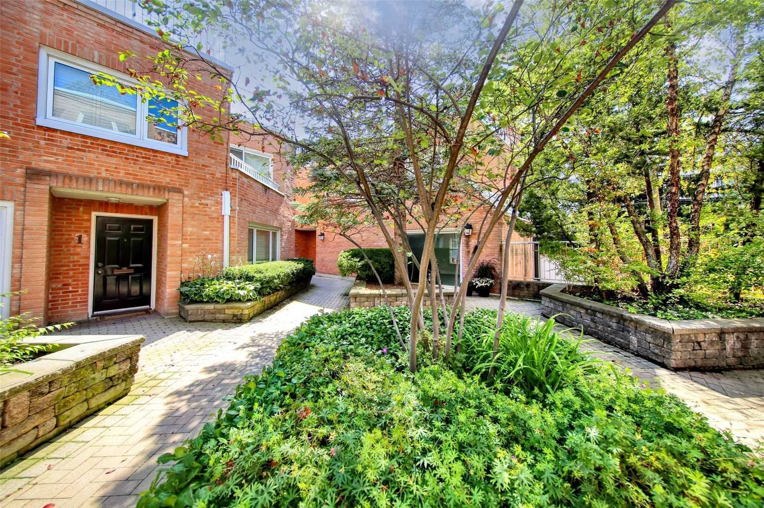 390 Wellesley Street E. Owl House Lane Townhomes is located in  Downtown, Toronto - image #3 of 3