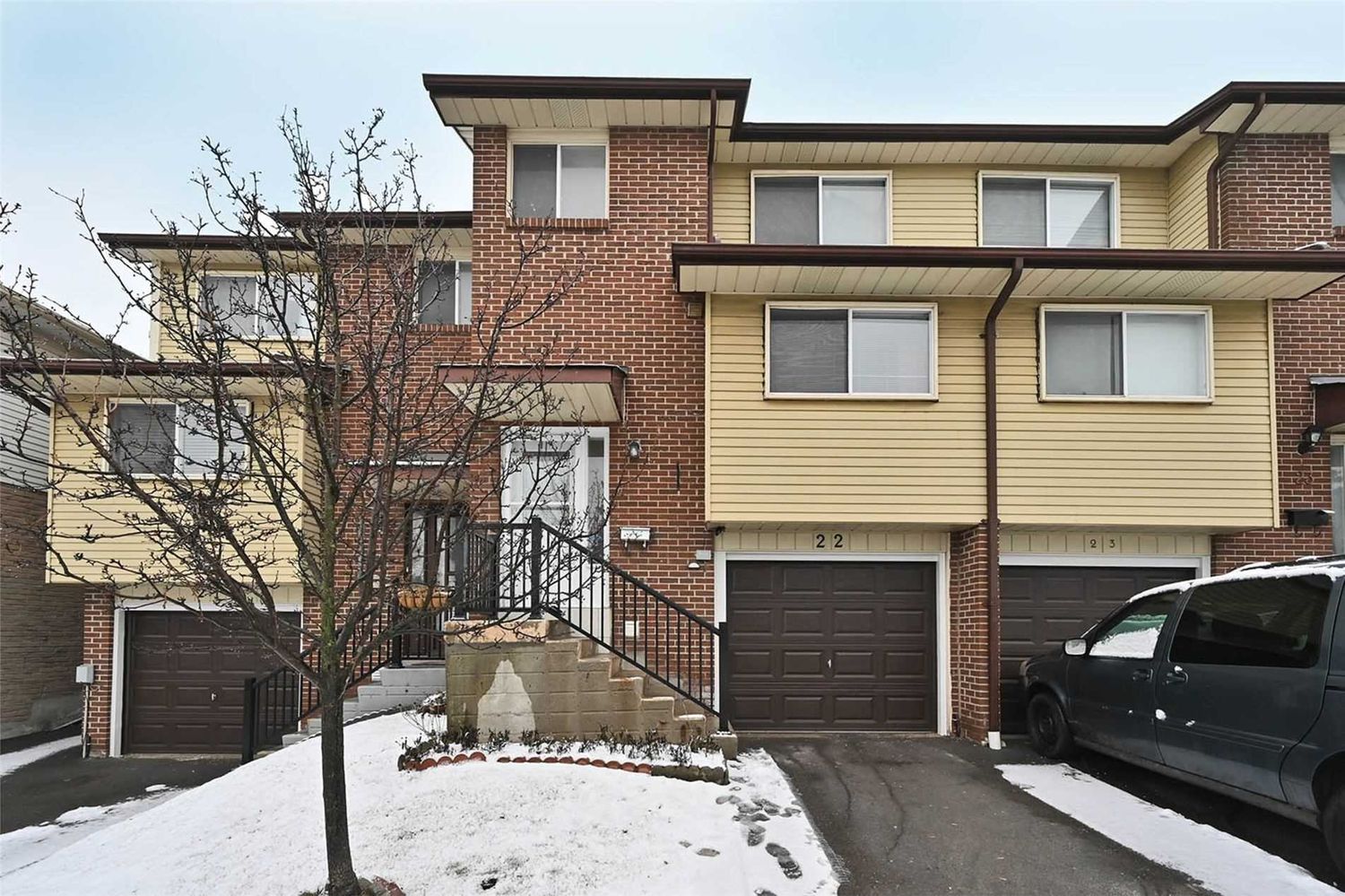 3430 Kingston Road. 3430 Kingston Road Townhomes is located in  Scarborough, Toronto - image #1 of 2