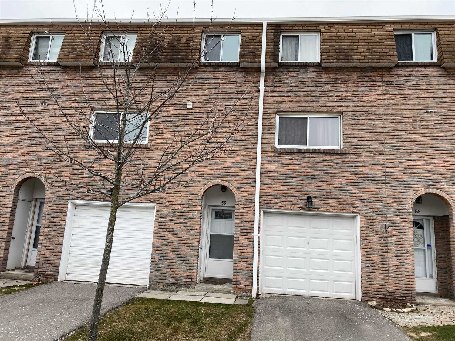 121 Centennial Road. 121 Centennial Road Townhomes is located in  Scarborough, Toronto - image #2 of 3