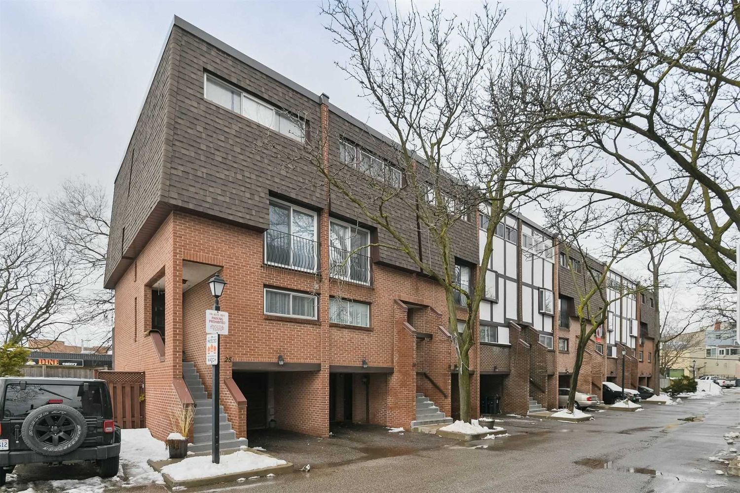 2716 St Clair Avenue E. 2716 St Clair Ave Townhouses is located in  East York, Toronto - image #1 of 3