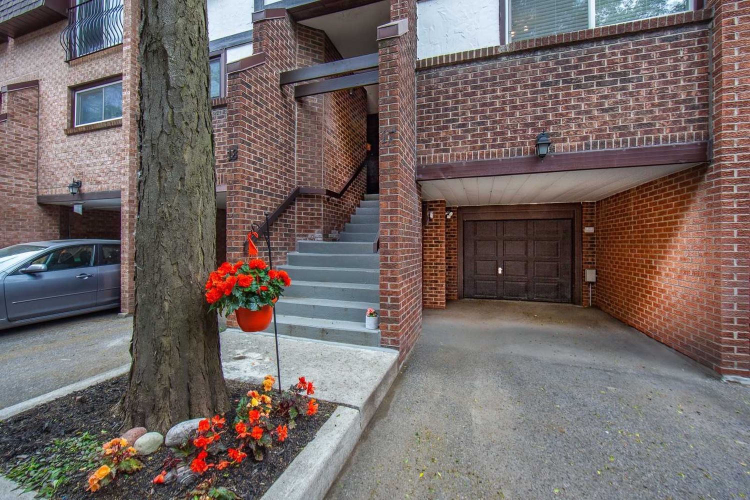 2716 St Clair Avenue E. 2716 St Clair Ave Townhouses is located in  East York, Toronto - image #2 of 3