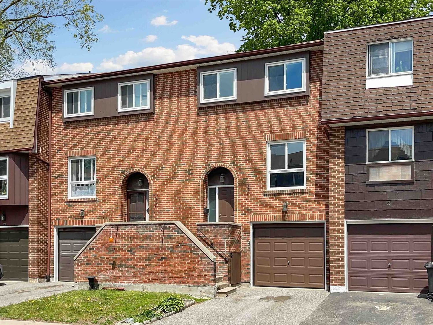 443 Manse Road. 443 Manse Road Townhomes is located in  Scarborough, Toronto - image #1 of 2