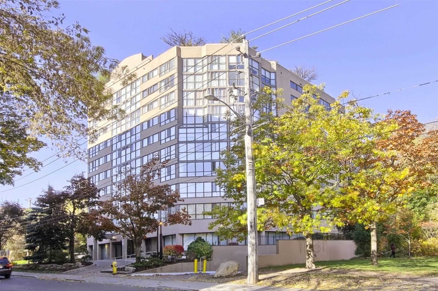 10 Tichester Road. 10 Tichester Road Condos is located in  Midtown, Toronto - image #1 of 2