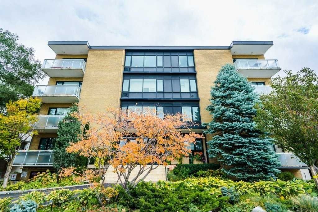 1901 Bayview Avenue. 1901 Bayview Condos is located in  East York, Toronto - image #2 of 2