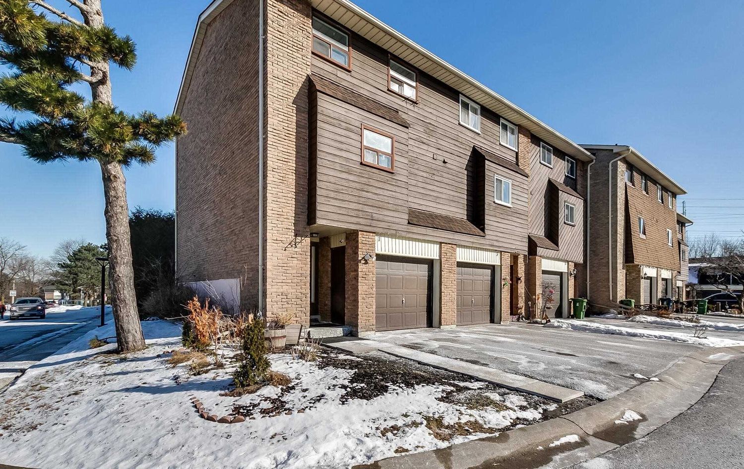 351 Military Tr. 351 Military Trail Townhomes is located in  Scarborough, Toronto - image #1 of 2