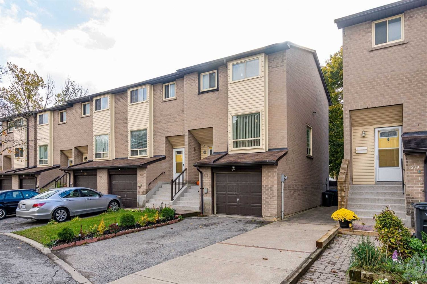55 Collinsgrove Road. 55 Collinsgrove Road Townhomes is located in  Scarborough, Toronto - image #1 of 2
