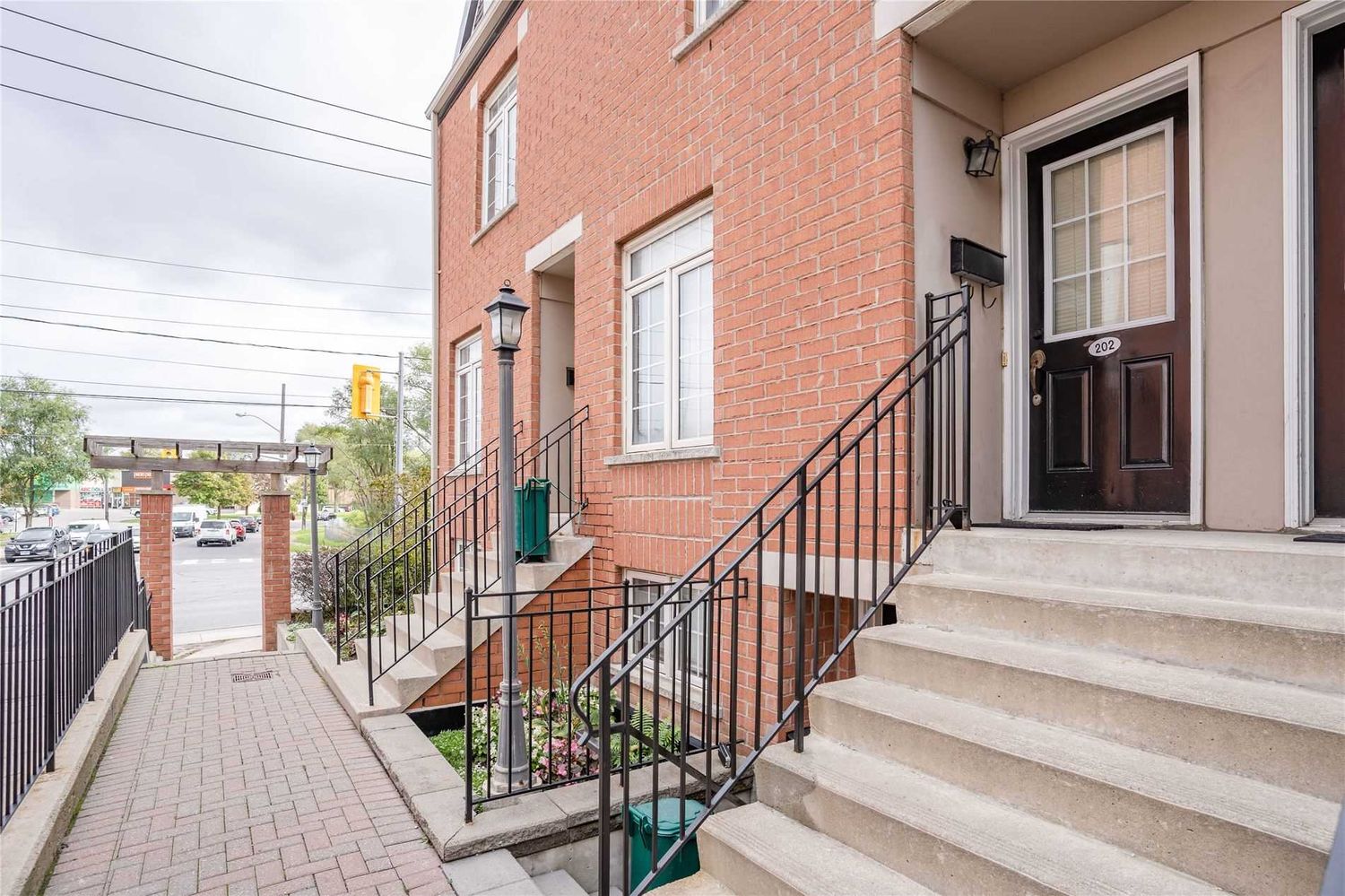 870 Jane Street. 870 Jane Townhomes is located in  York Crosstown, Toronto - image #3 of 3