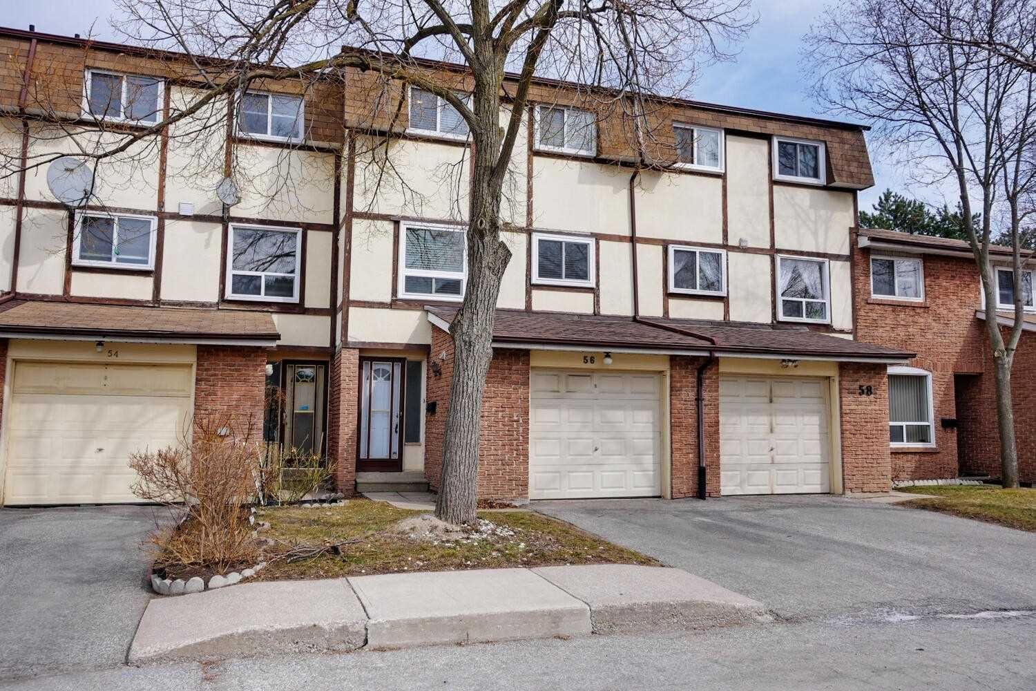 44 Chester Le Blvd 44 Chester Le Boulevard Townhomes 4 Beds + Den