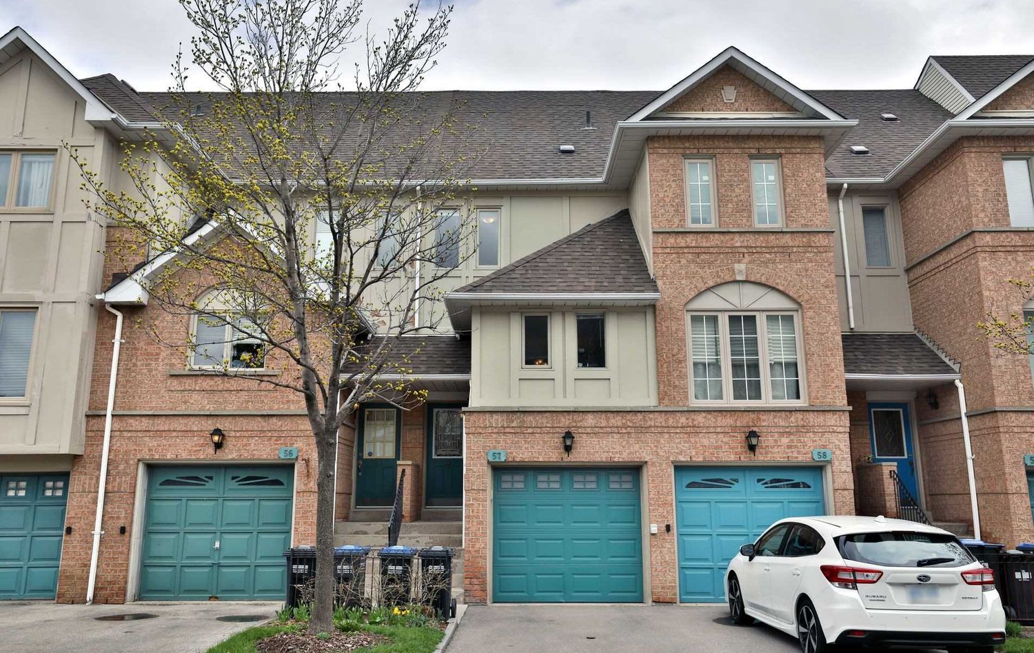 1050 Bristol Road W. 1050 Bristol Road Townhomes is located in  Mississauga, Toronto - image #2 of 2