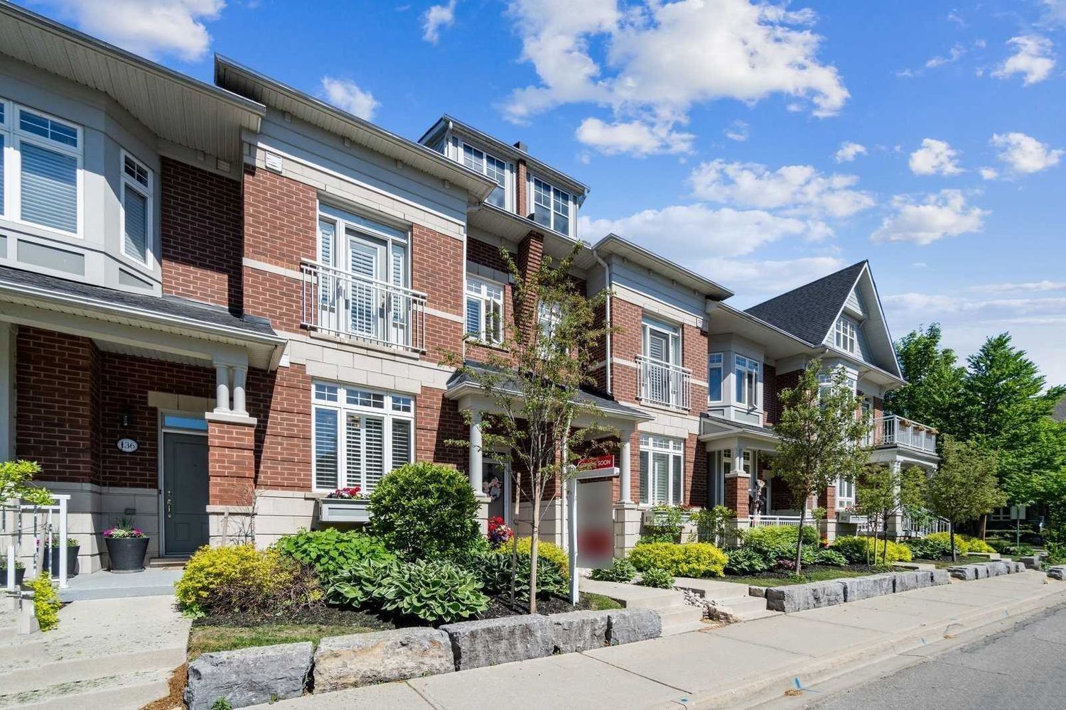110-144 Waterside Drive. Port Credit Townhomes is located in  Mississauga, Toronto - image #1 of 2