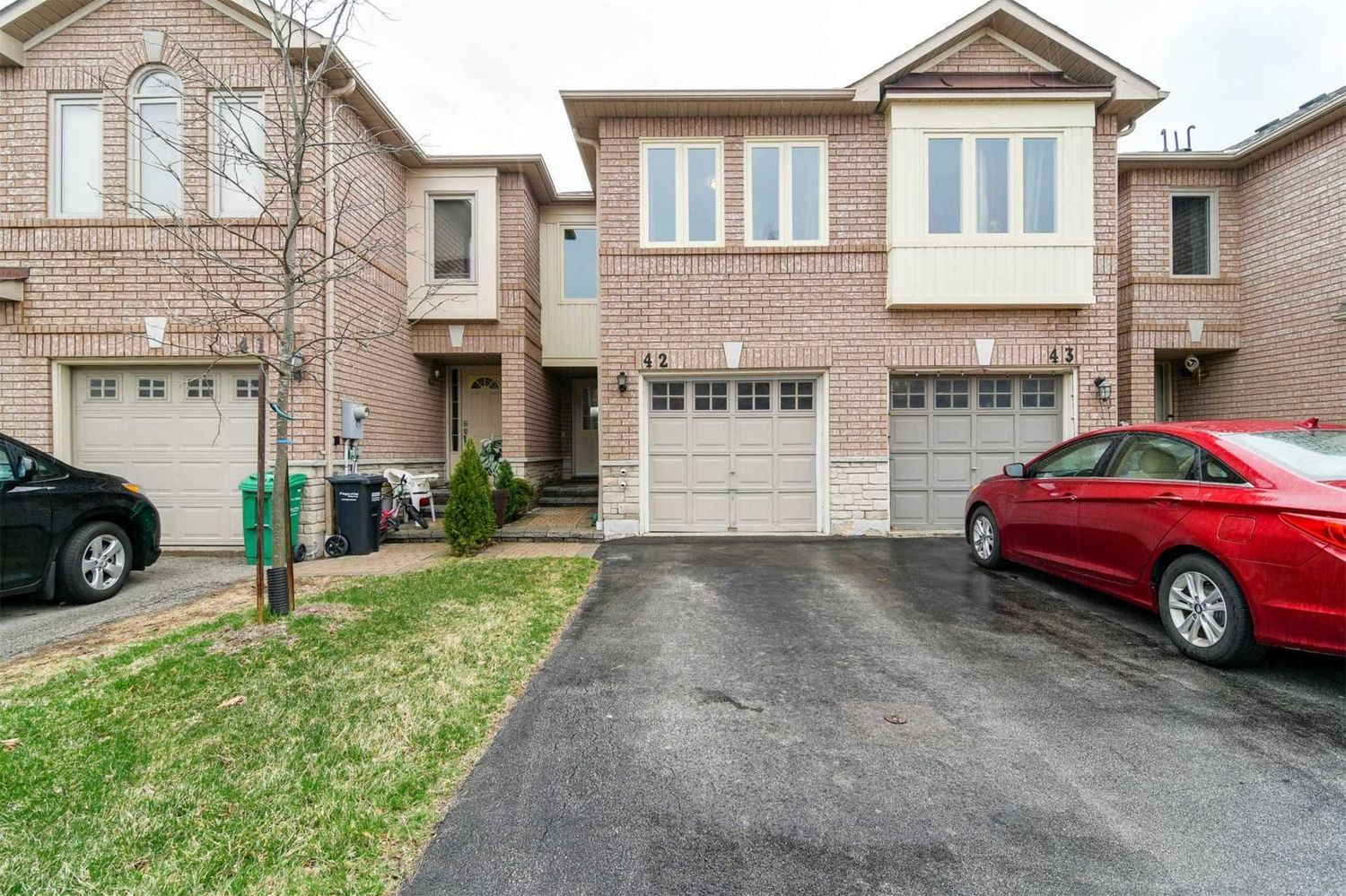 5420 Fallingbrook Drive. Bristol & Fallingbrook Townhomes is located in  Mississauga, Toronto - image #1 of 2