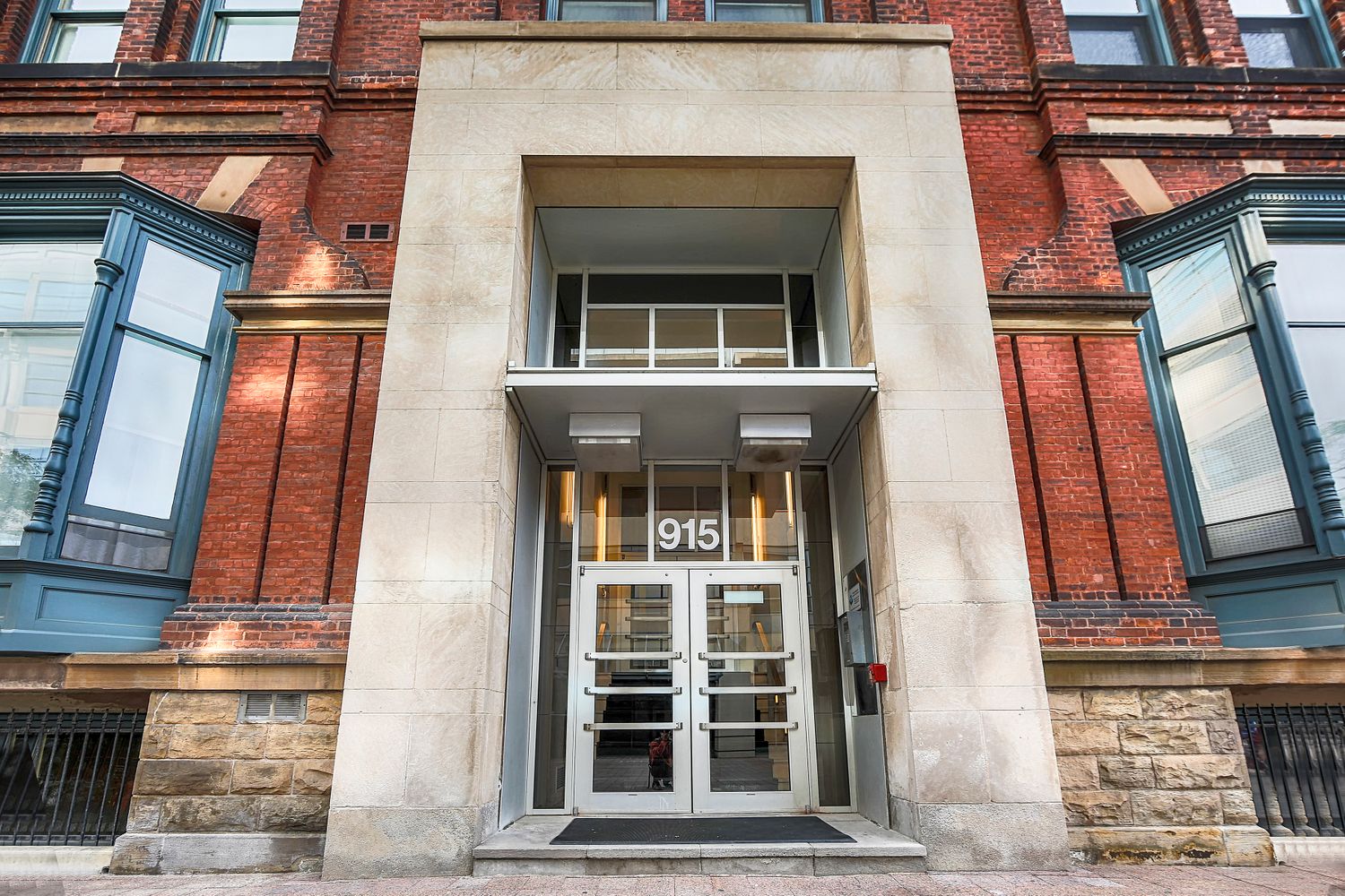 915 King Street W. Massey Harris Lofts is located in  Downtown, Toronto - image #4 of 7