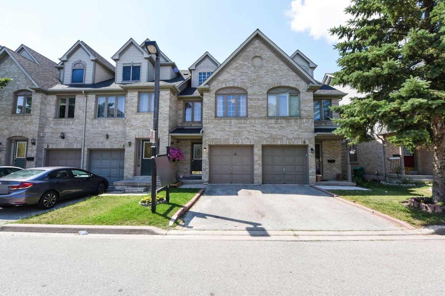 1292 Sherwood Mills Boulevard. 1292 Sherwood Mills Townhomes is located in  Mississauga, Toronto - image #1 of 2