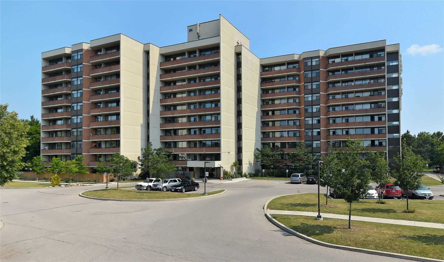 2301 Derry Road W. 2301 Derry Road Condos is located in  Mississauga, Toronto - image #2 of 2