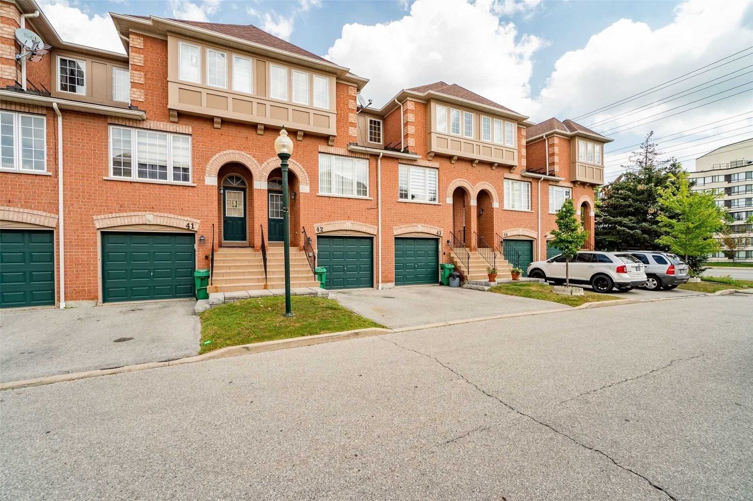 3020 Cedarglen Gate. Cedarglen Gate Townhomes is located in  Mississauga, Toronto - image #2 of 2