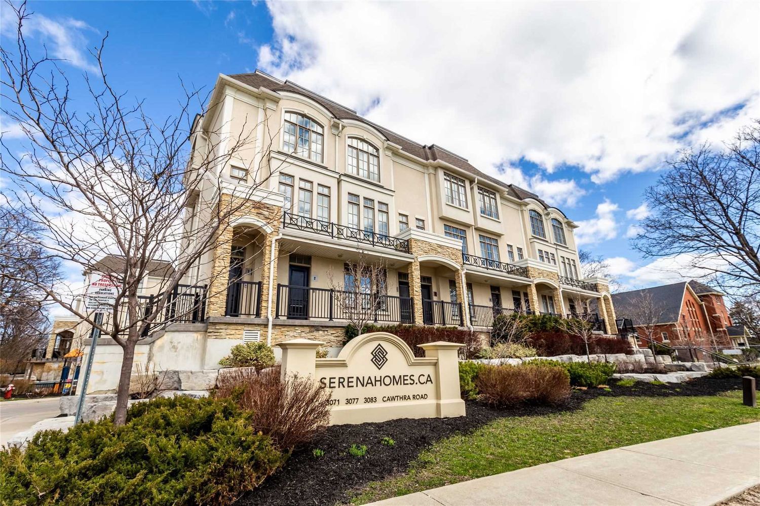 3071-3083 Cawthra Road. Serena Homes Townhomes is located in  Mississauga, Toronto - image #1 of 2