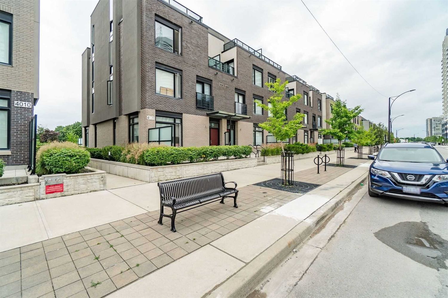 4010-4080 Parkside Village Drive. 4080 Parkside Village Townhomes is located in  Mississauga, Toronto - image #1 of 3