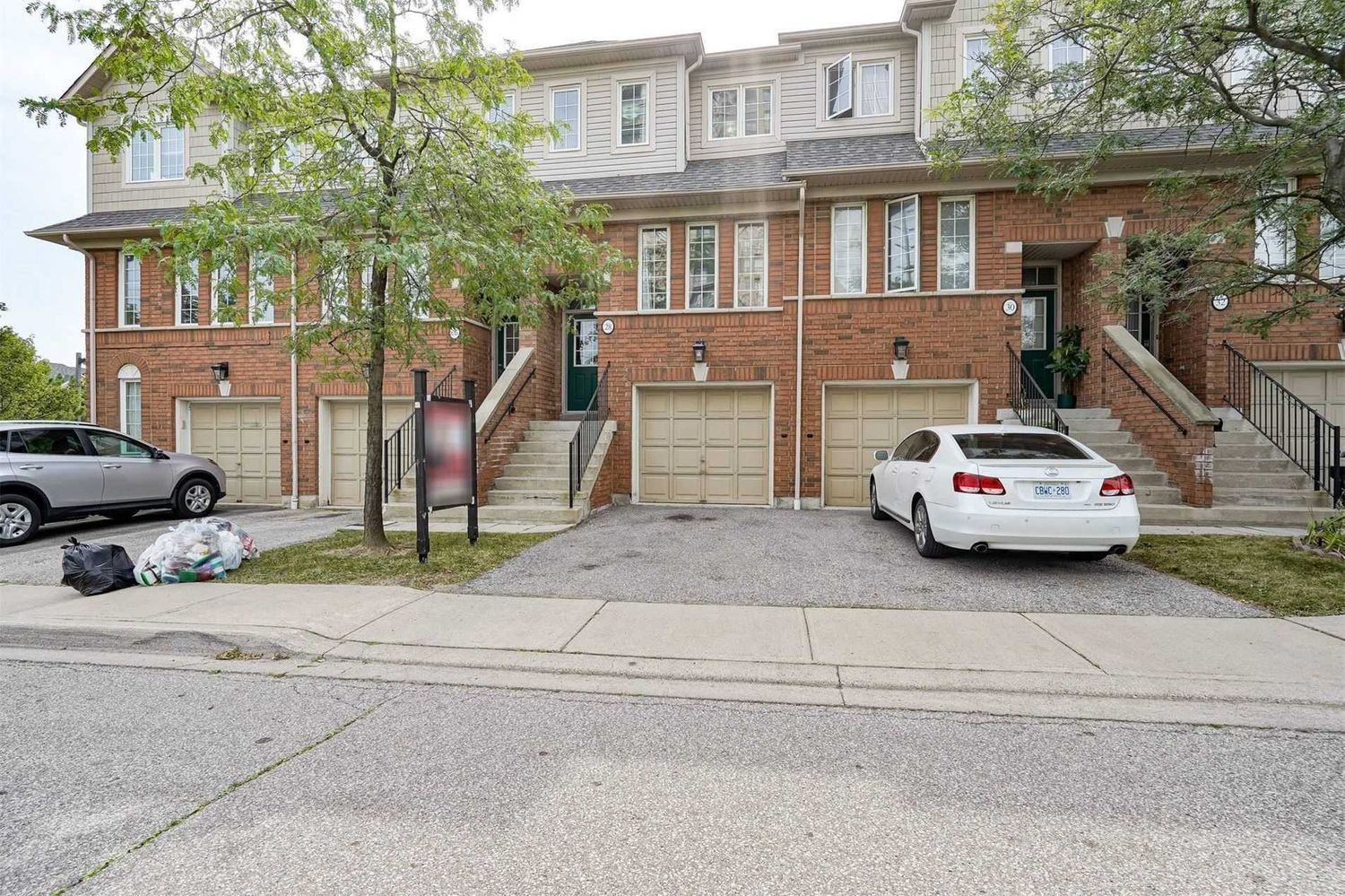 159-185 Trudeau Avenue. 4950 Albina Way Townhomes is located in  Mississauga, Toronto - image #1 of 2