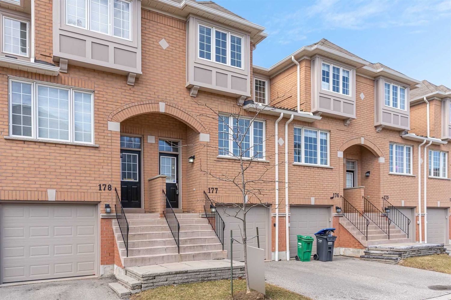 5030 Heatherleigh Avenue. 5030 Heatherleigh Ave Townhomes is located in  Mississauga, Toronto - image #2 of 2