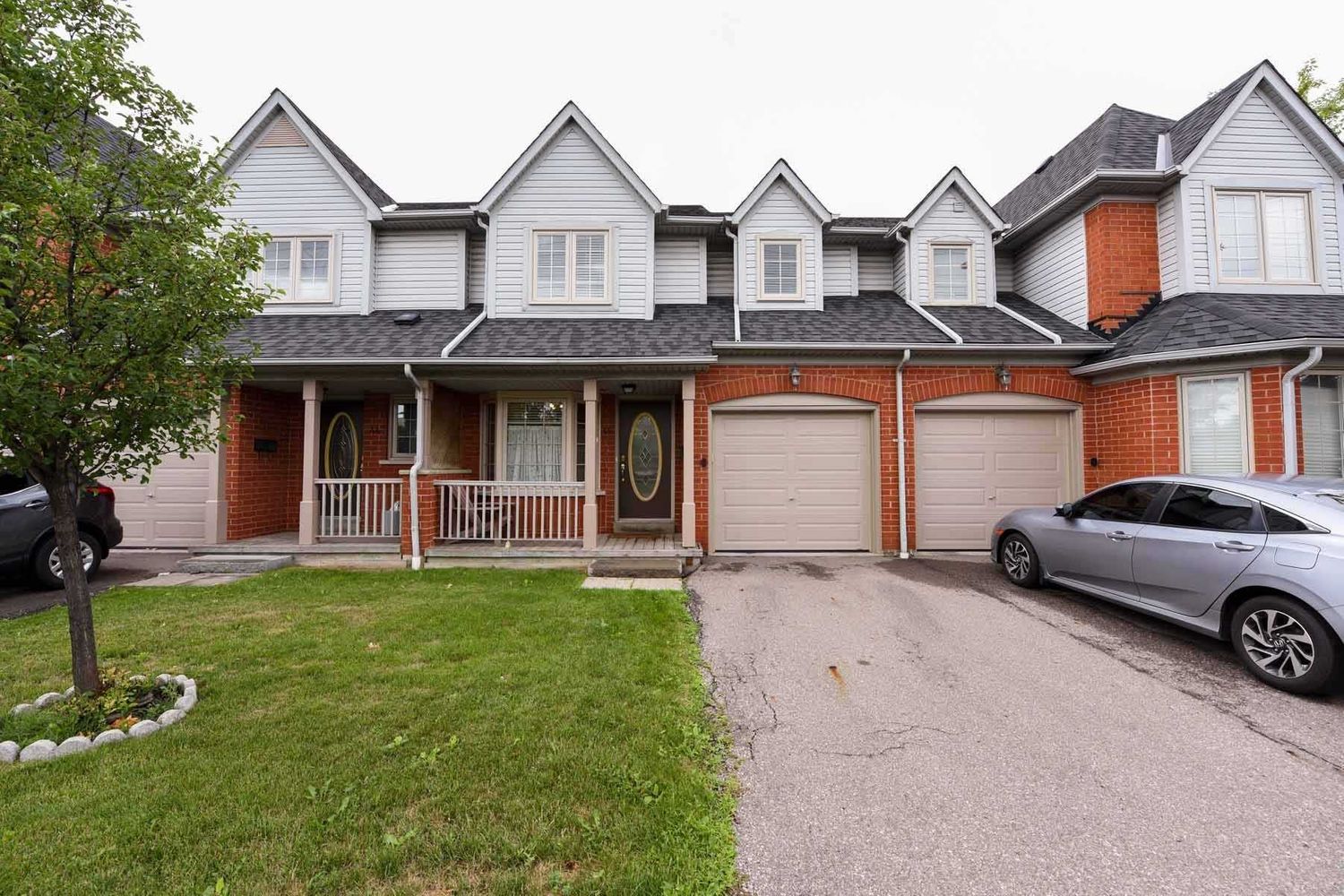 5223 Fairford Crescent. 5223 Fairford Cres Townhomes is located in  Mississauga, Toronto - image #1 of 2