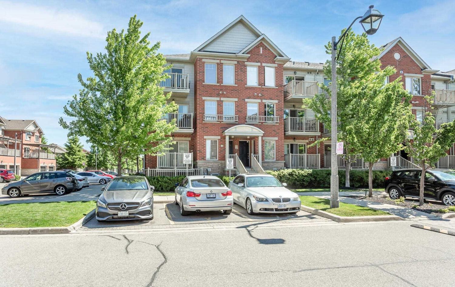 5700-5750 Tosca Drive. Garden Villas on Thomas is located in  Mississauga, Toronto - image #1 of 3