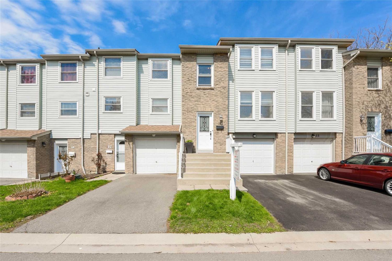 5878 Montevideo Road. 5878 Montevideo Road Townhomes is located in  Mississauga, Toronto - image #1 of 2