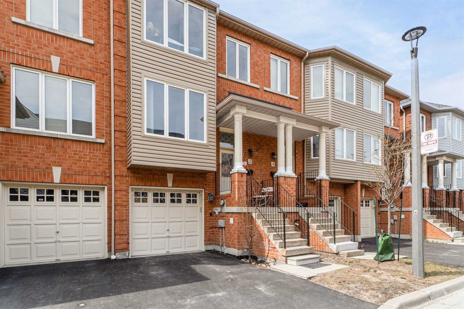 5985 Creditview Road. 5985 Creditview Rd Townhomes is located in  Mississauga, Toronto - image #1 of 3