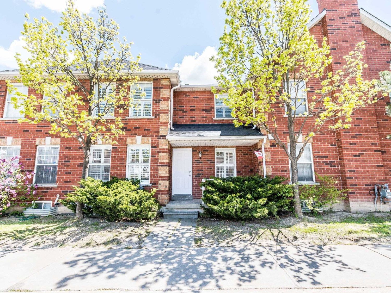 6860 Meadowvale Town Centre Cir. 6860 Meadowvale Townhomes is located in  Mississauga, Toronto - image #1 of 2
