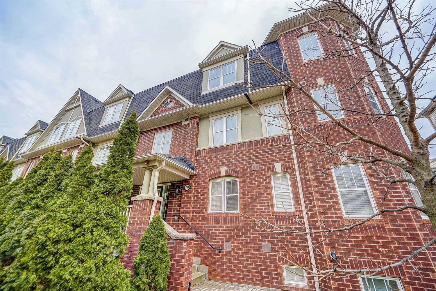 601-625 Shoreline Drive. 601 Shoreline Dr Townhomes is located in  Mississauga, Toronto - image #2 of 3