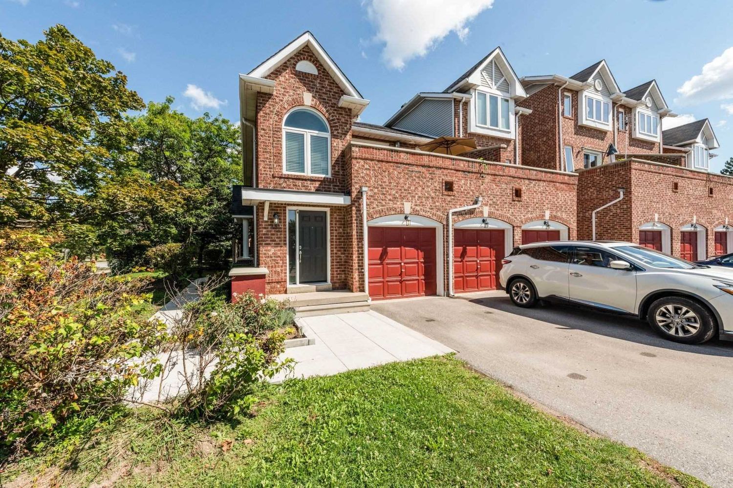 45-85 Bristol Road E. Sandalwood Townhomes is located in  Mississauga, Toronto - image #1 of 2