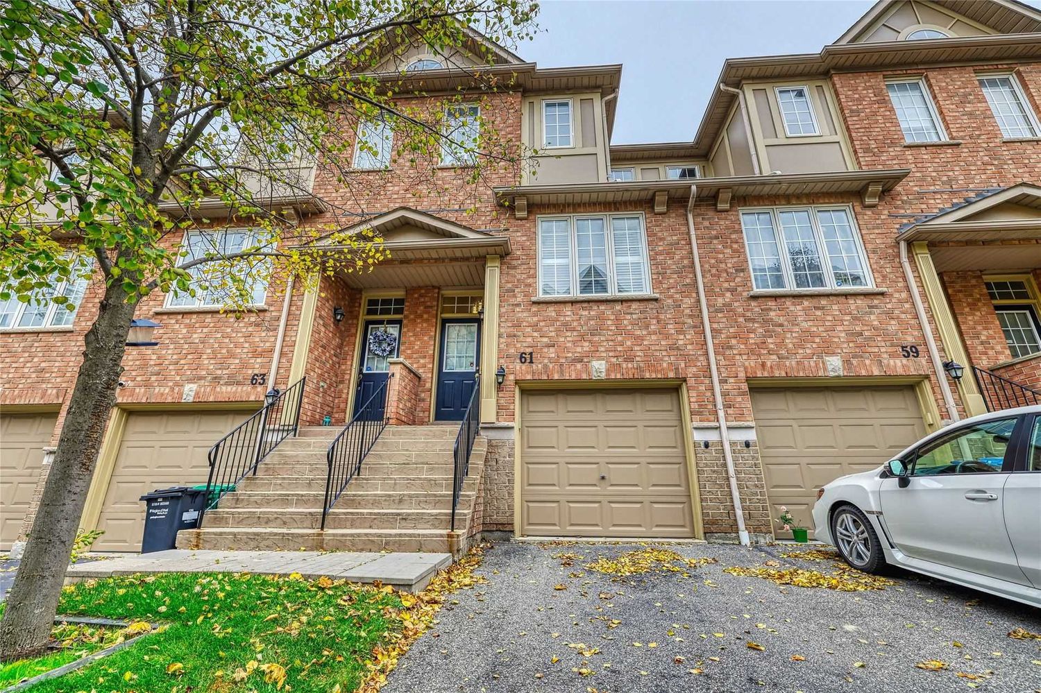 5055 Heatherleigh Avenue. Scollard Court Townhomes is located in  Mississauga, Toronto - image #2 of 2