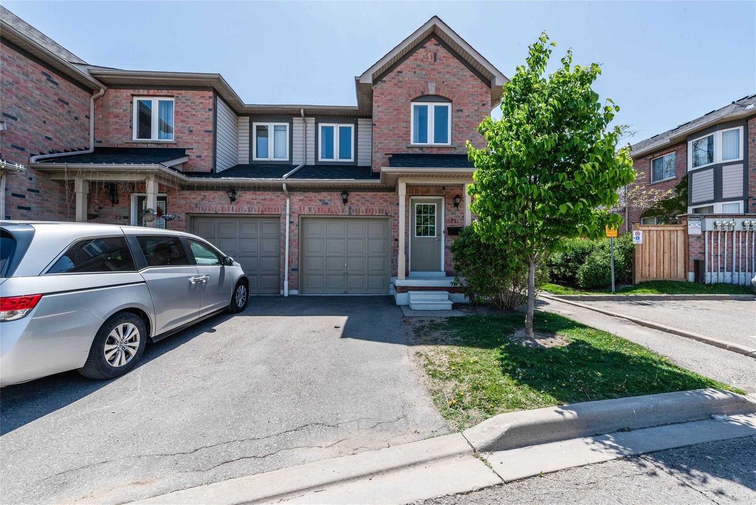 4600 Kimbermount Avenue.  4600 Kimbermount Avenue Townhomes is located in  Mississauga, Toronto - image #1 of 2