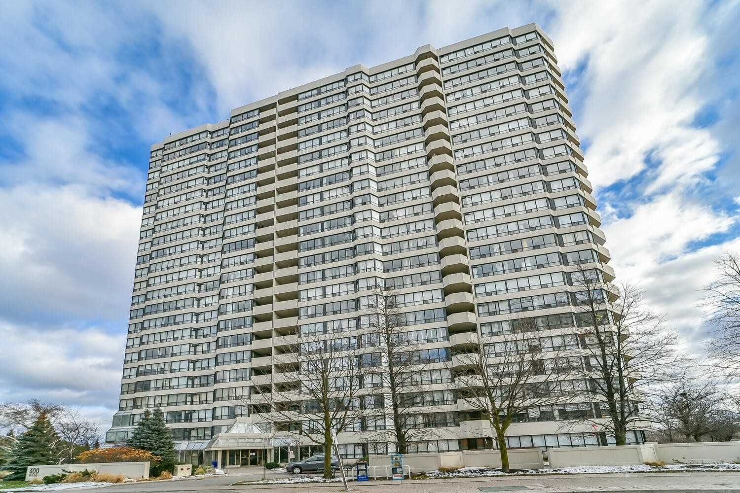 400 Webb Drive. Centre IV Condos is located in  Mississauga, Toronto - image #1 of 2