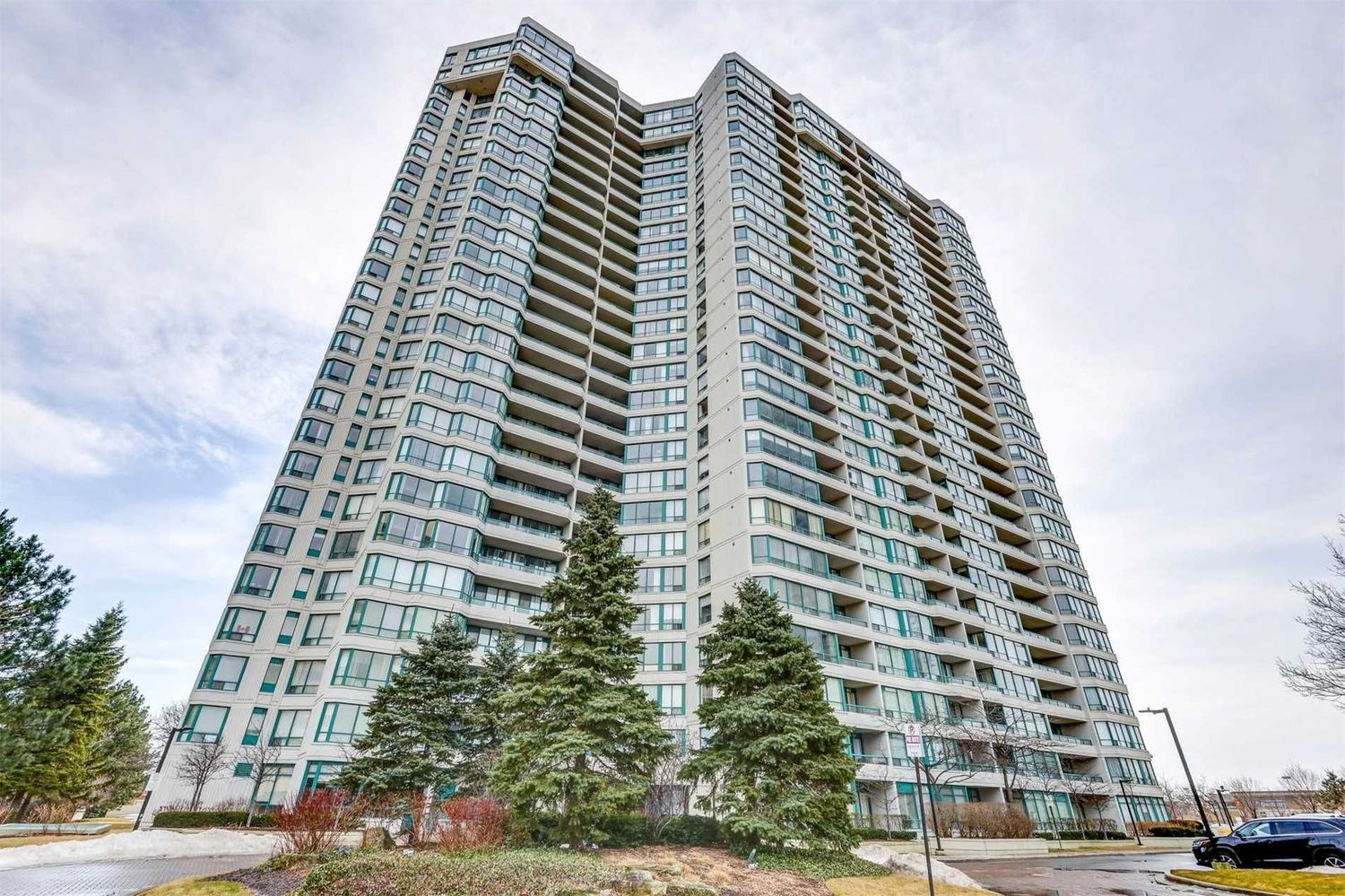 400 Webb Drive. Centre IV Condos is located in  Mississauga, Toronto - image #2 of 2