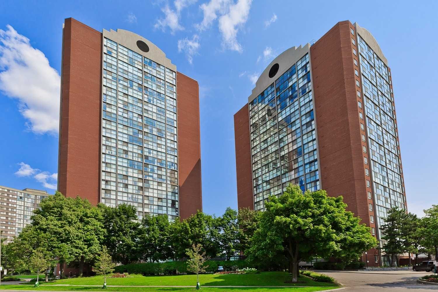 4205 Shipp Drive. Chelsea Towers Condos is located in  Mississauga, Toronto - image #1 of 2